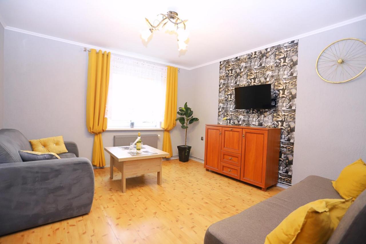Apartament Rowerlovy Apartment Walbrzych Bagian luar foto